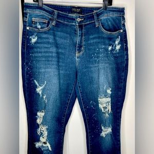 Judy blue, dark wash bleach, splatter, boyfriend fit distressed, jeans, size 15.